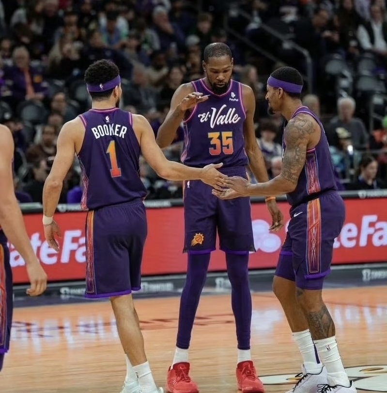 魔术队近期战绩下滑,球员状态低迷 魔术队近期战绩下滑,球员状态低迷